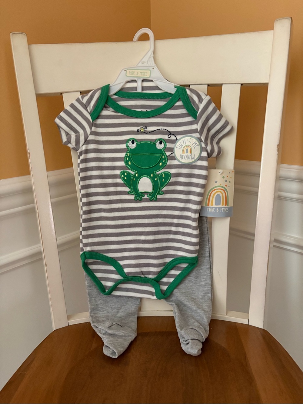 NWT Millie & Myles Cotton Poly Blend Baby Bodysuit Set Green Gray Size 6-9 mo